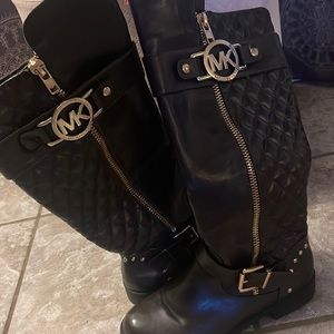 MK Boots, stylish, super comfy!